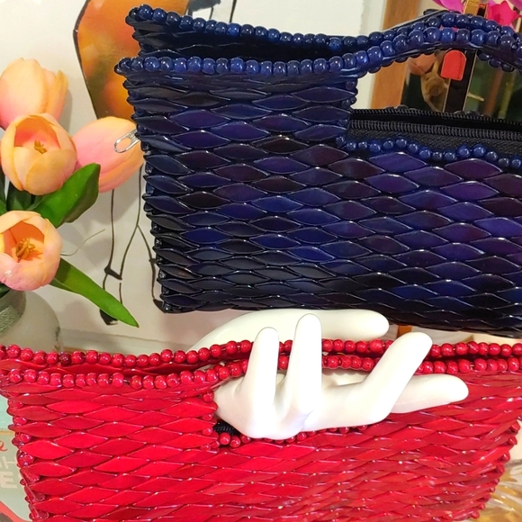 Pair of Handmade Wood bead clutch bags red and blue - Picture 13 of 16